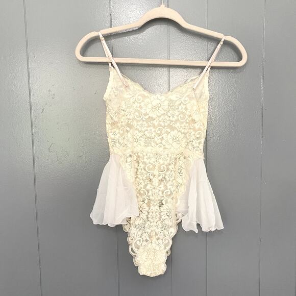 NEW Free People HAH White Blank Maid to Wear Fluttery Floral Lace Bodysuit S - Picture 5 of 7